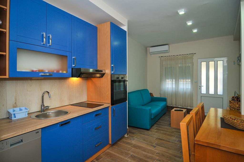 Apartments Pean Тиват Экстерьер фото
