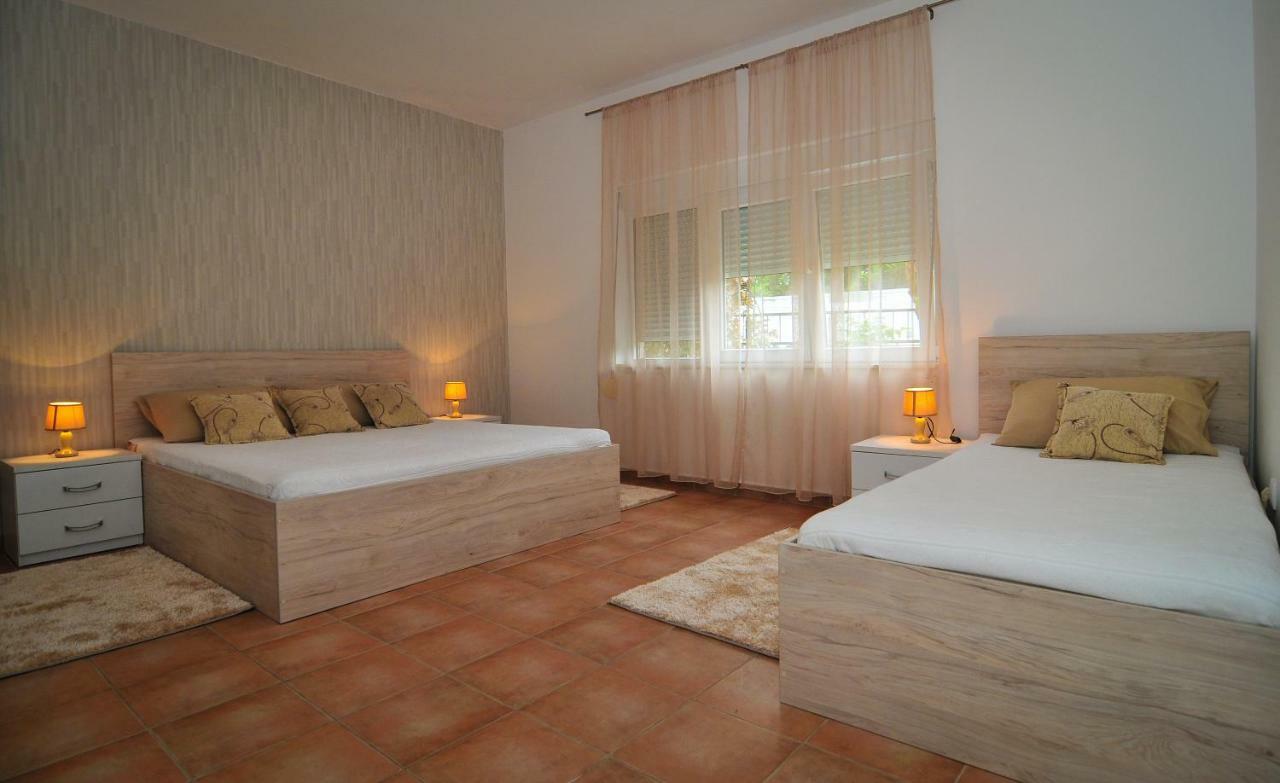 Apartments Pean Тиват Экстерьер фото