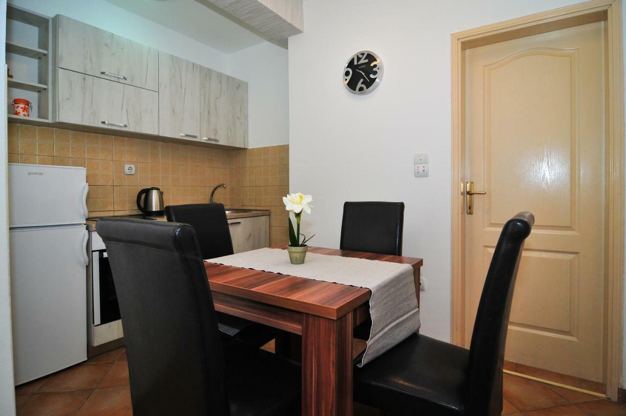Apartments Pean Тиват Экстерьер фото