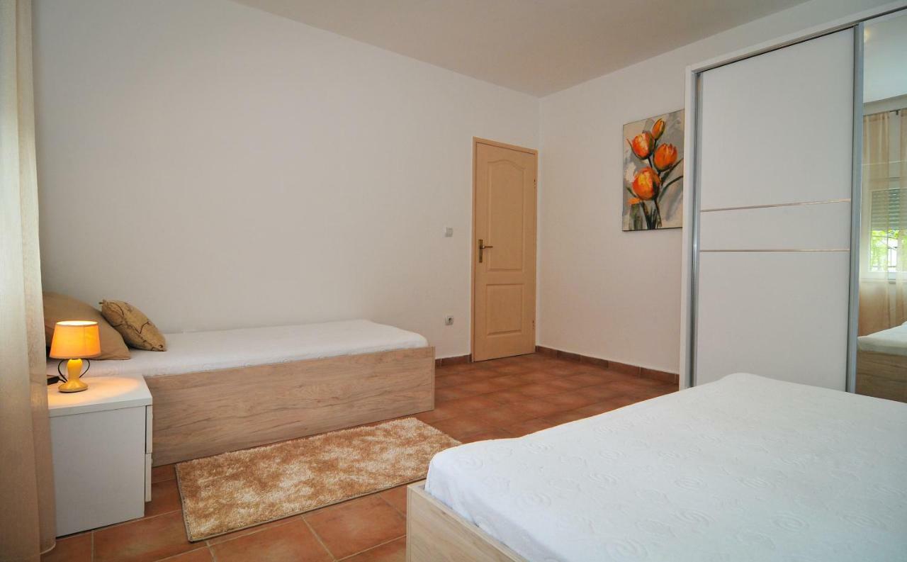 Apartments Pean Тиват Экстерьер фото
