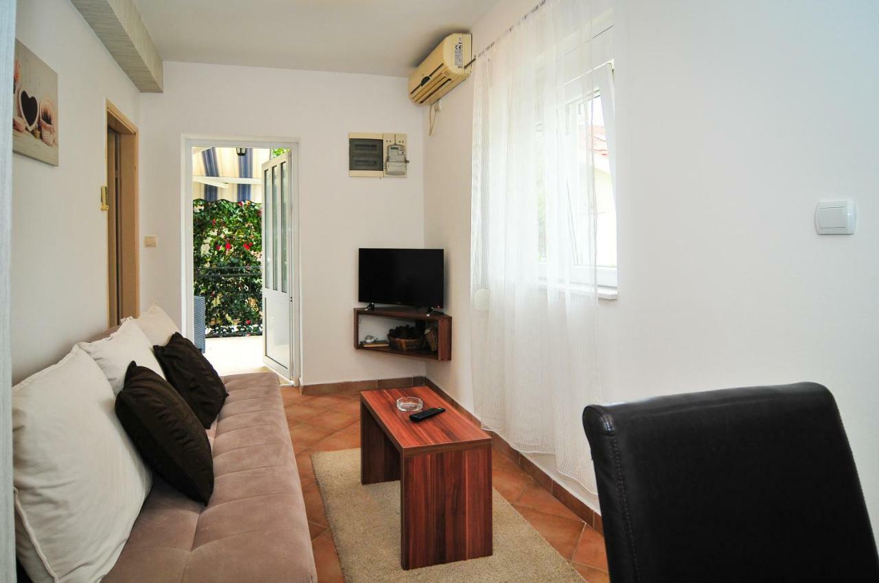 Apartments Pean Тиват Экстерьер фото